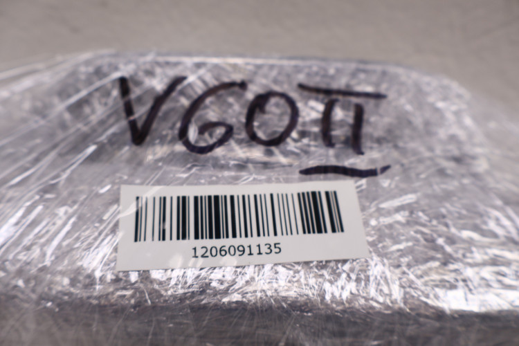 VOLVO V60 II LISTWA OZDOBNA DEKOR DESKI 31477905, 31477179