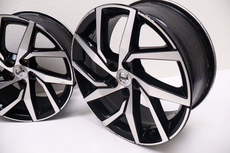 VOLVO V60 II FELGI ALUMINIOWE 18X7.5 32209776