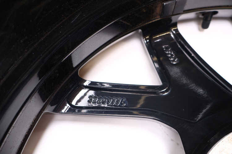 VOLVO V60 II FELGI ALUMINIOWE 18X7.5 32209776