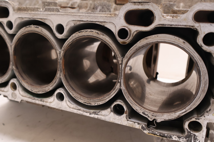VOLVO V70 2.5T BLOK SILNIKA B5254T2