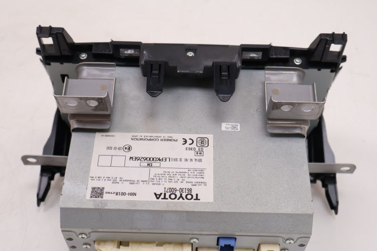 TOYOTA LAND CRUISER 200 RADIOODTWARZACZ CD 86130-60071