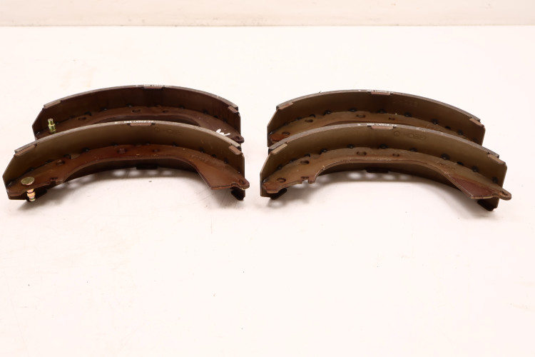 TOYOTA LAND CRUISER FJ80 FZJ80 SZCZĘKI HAMULCOWE BĘBNOWE 04495-60060