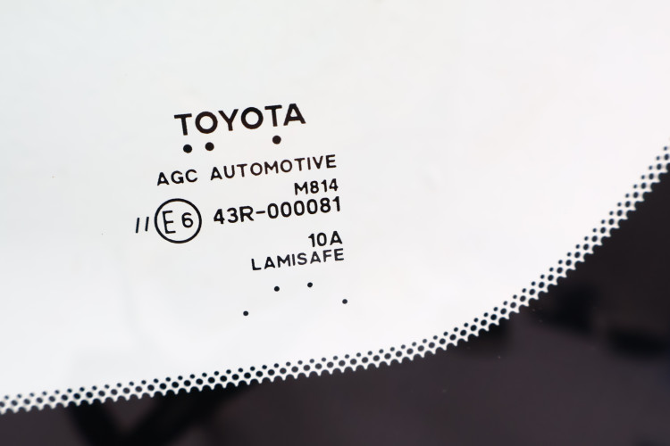 TOYOTA RAV4 IV LIFT SZYBA CZOŁOWA