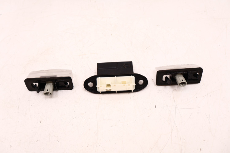 TOYOTA RAV4 IV LIFT LISTWA BLENDA KLAPY BAGAŻNIKA 76839-42030