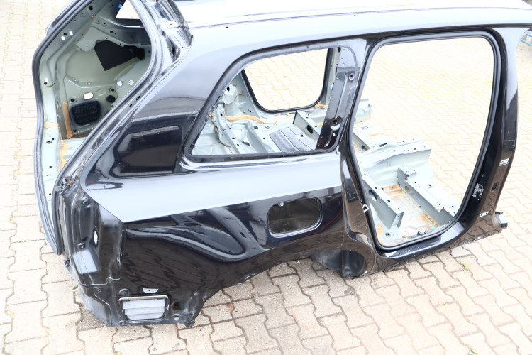 VOLVO XC90 II ĆWIARTKA BŁOTNIK PRAWA TYŁ 717-46
