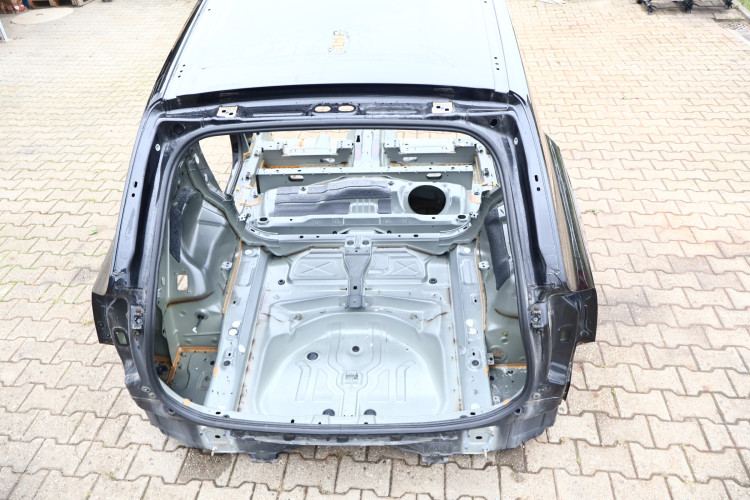 VOLVO XC90 II ĆWIARTKA KAROSERIA TYŁ BŁOTNIK PRAWY LEWY 717-46