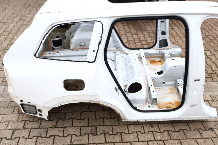 VOLVO XC90 II ĆWIARTKA BŁONIK PRAWA TYŁ