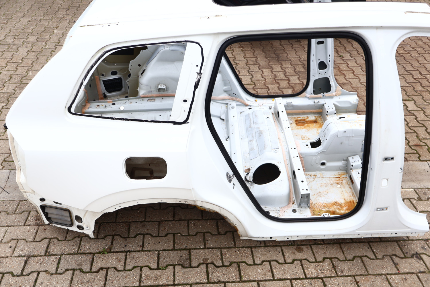 VOLVO XC90 II ĆWIARTKA BŁONIK PRAWA TYŁ