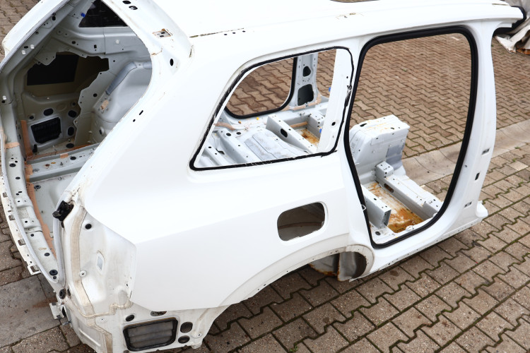 VOLVO XC90 II ĆWIARTKA BŁONIK PRAWA TYŁ