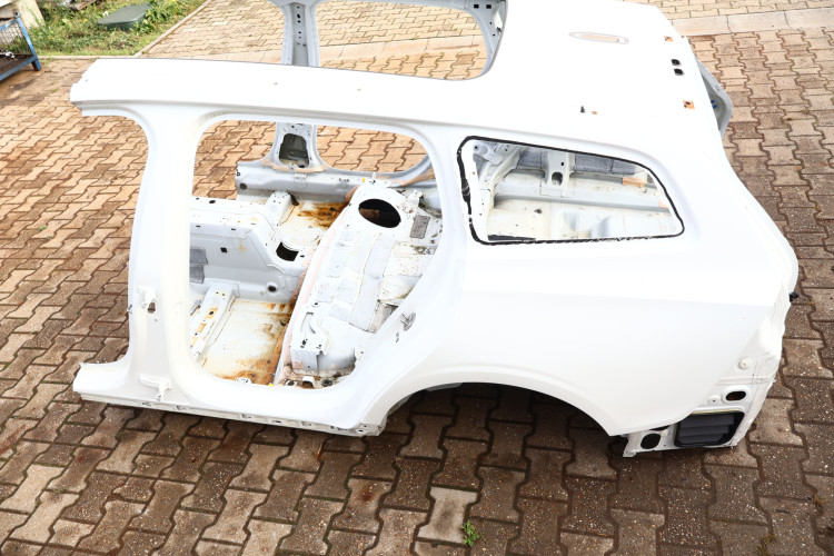 VOLVO V60 ĆWIARTKA BŁOTNIK LEWA TYŁ 707