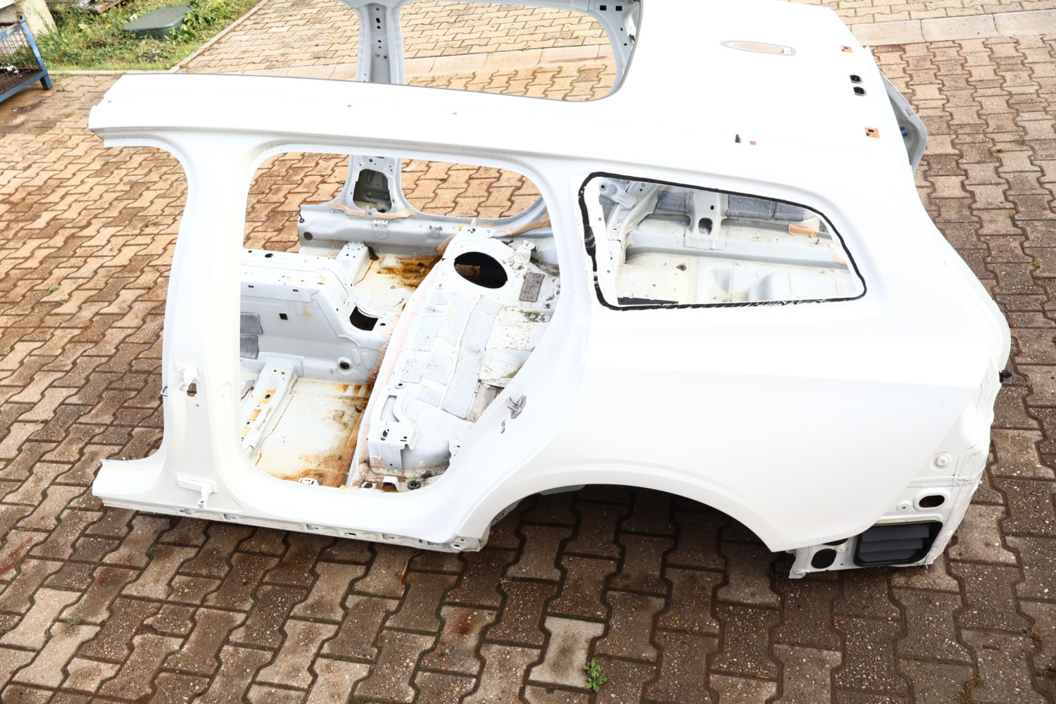VOLVO V60 ĆWIARTKA BŁOTNIK LEWA TYŁ 707