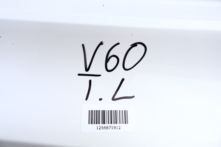VOLVO V60 ĆWIARTKA BŁOTNIK LEWA TYŁ 707