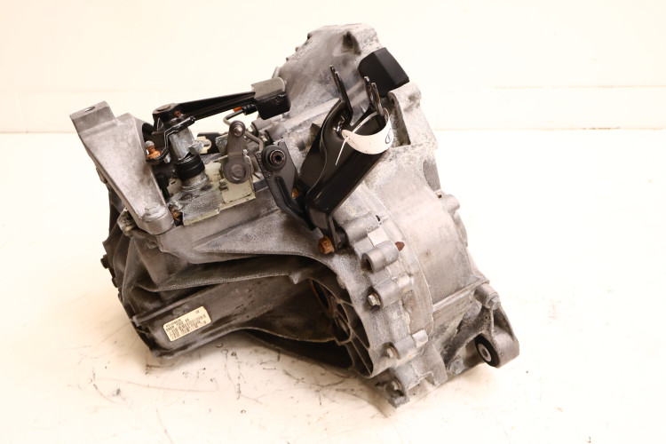VOLVO S40 SKRZYNIA BIEGÓW MANUALNA 2.0D 6N5R-7002-XE