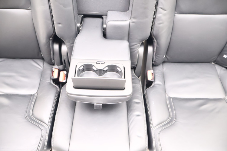 VOLVO XC90 II FOTELE 2 RZĄD 31467131, 3222647