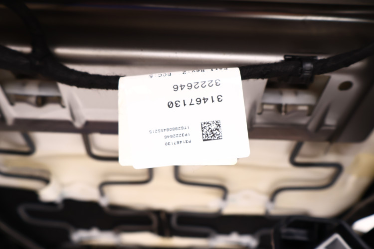 VOLVO XC90 II FOTELE 2 RZĄD 31467131, 3222647, 31467130, 3222646