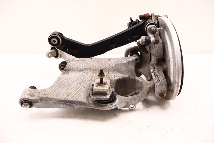 VOLVO XC90 II 2.0 T6 ZWROTNICA ZAWIESZENIE PRAWE TYŁ 31360579, 31362346, 31658534