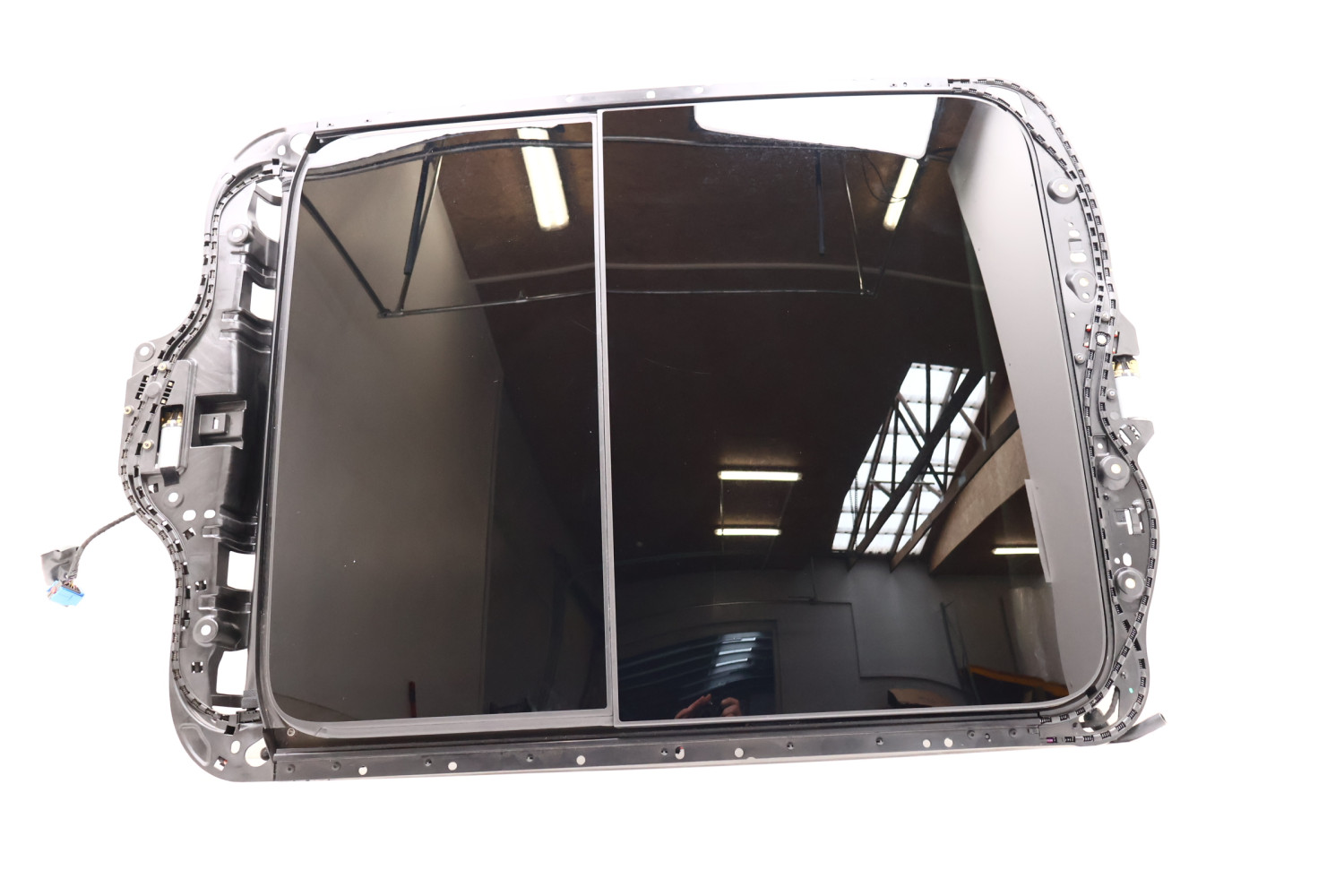 MASERATI LEVANTE PANORAMA SZYBERDACH