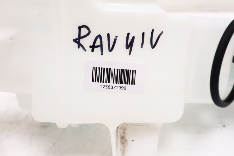 TOYOTA RAV4 IV ZBIORNICZEK SPRYSKIWACZY