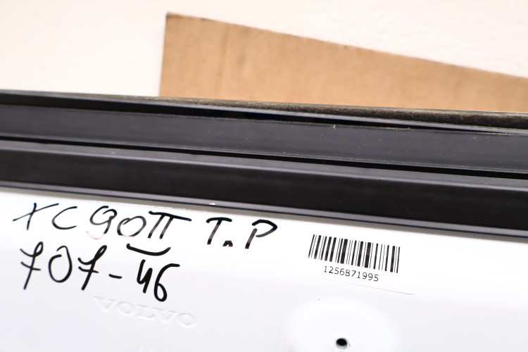 VOLVO XC90 II DRZW PRAWE TYŁ 707-46