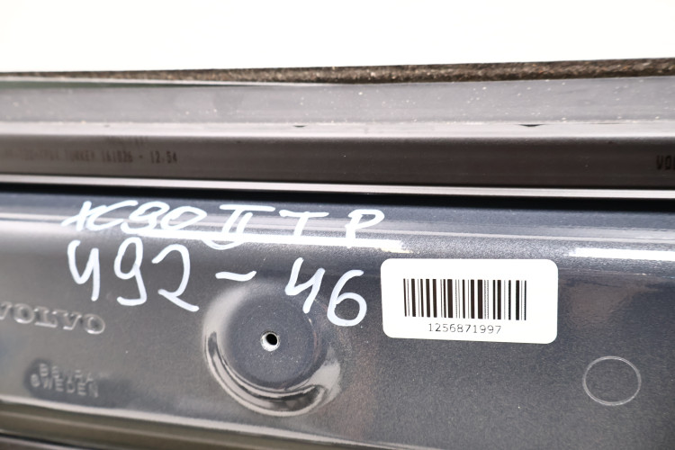 VOLVO XC90 II DRZWI PRAWE TYŁ 492-46