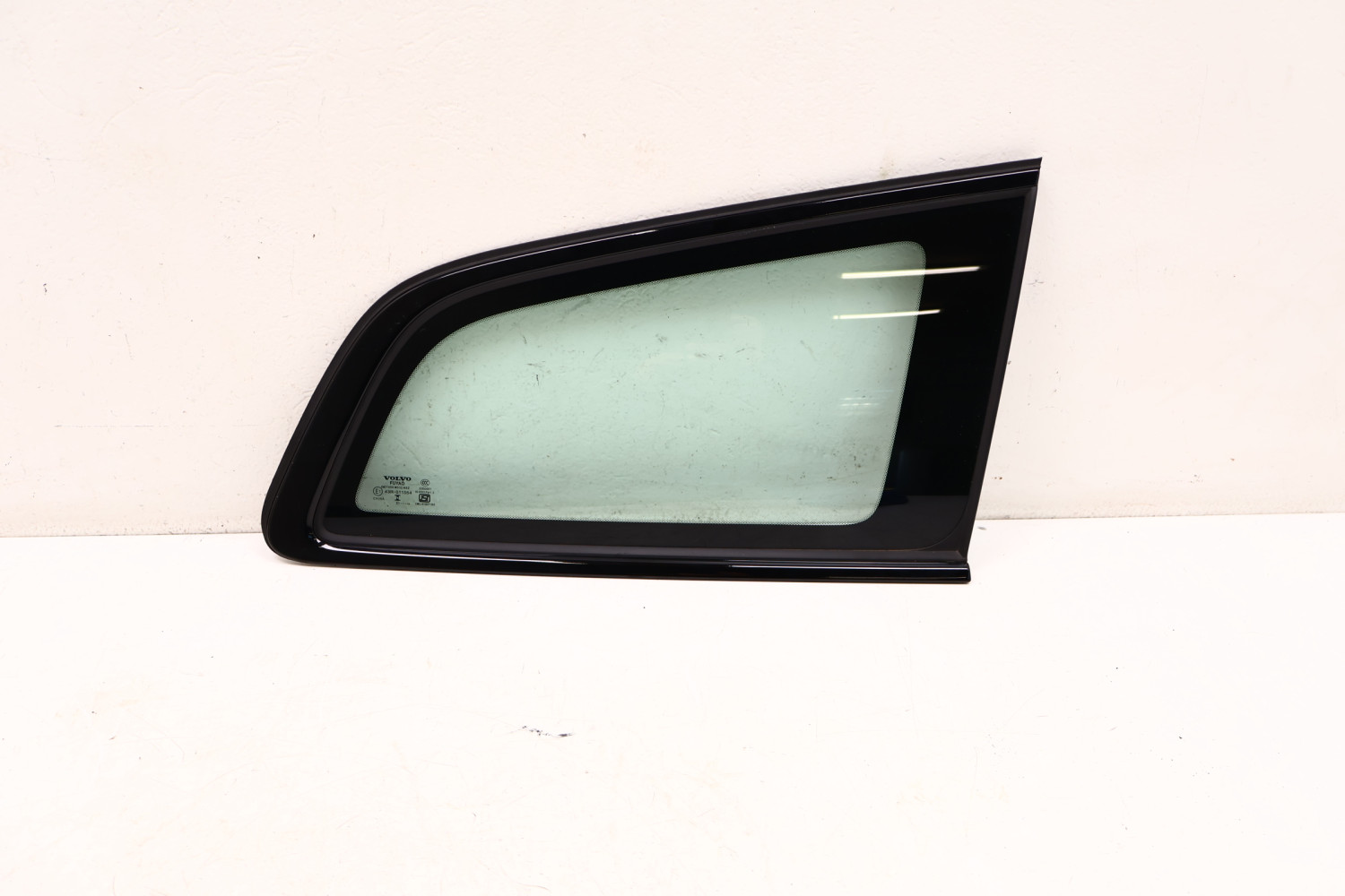 VOLVO V60 II SZYBA KAROSERYJNA PRAWA 21R