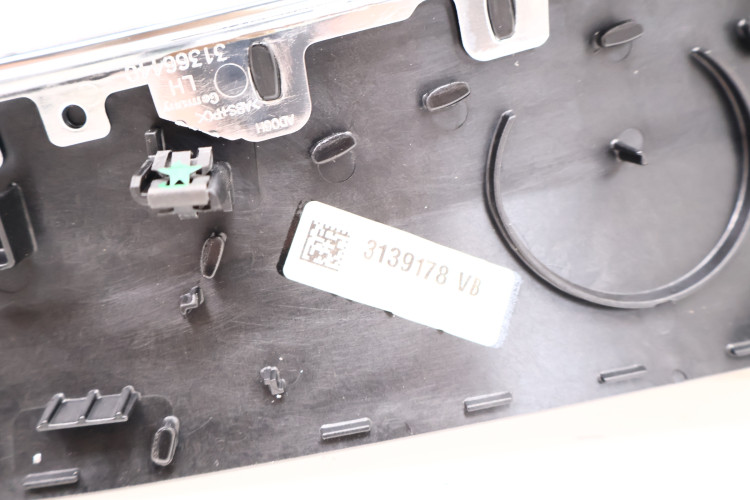 VOLVO XC90 II LISTWA OZDOBNA DEKOR DRZWI LEWY TYŁ 31366440, 31407867, 3139178