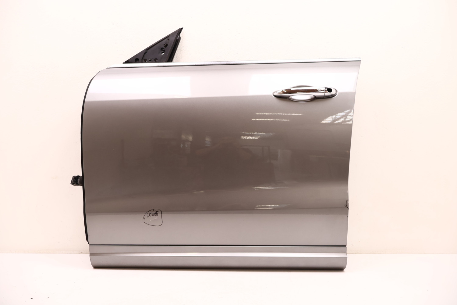 MASERATI LEVANTE DRZWI LEWE PRZÓD 672