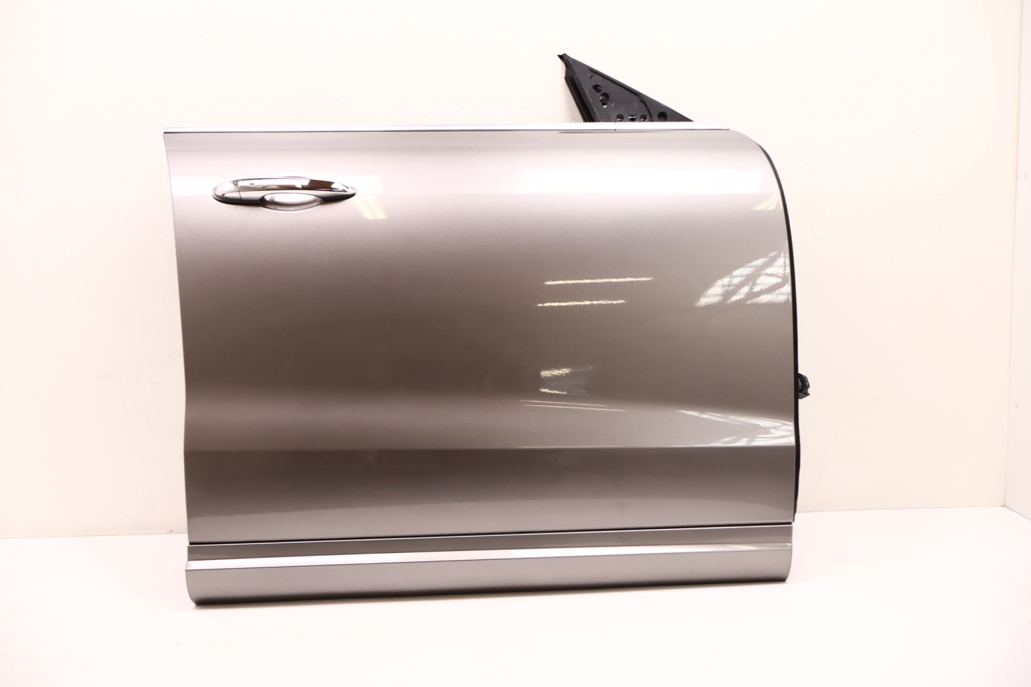 MASERATI LEVANTE DRZWI PRAWE PRZÓD 672