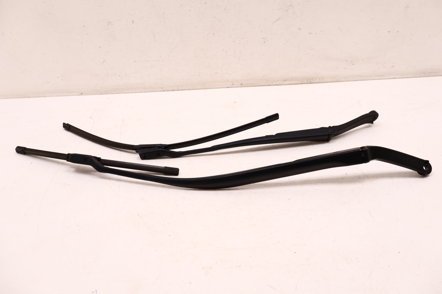 MASERATI LEVANTE RAMIONA WYCIERACZEK 89813-790, 89813-787