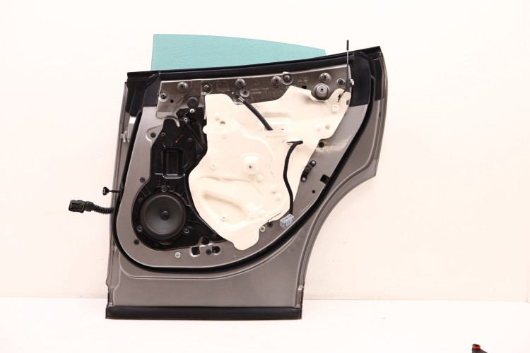 MASERATI LEVANTE DRZWI PRAWE TYŁ 672