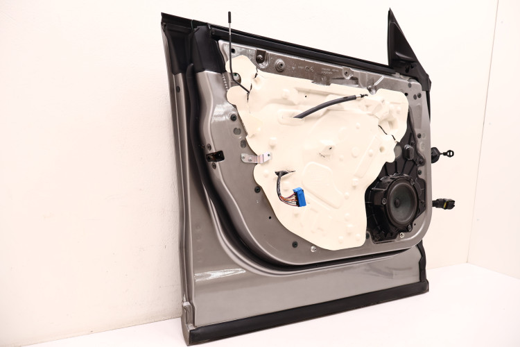 MASERATI LEVANTE DRZWI LEWE PRZÓD 672