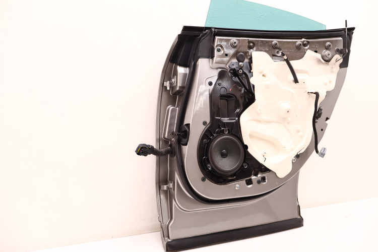 MASERATI LEVANTE DRZWI PRAWE TYŁ 672