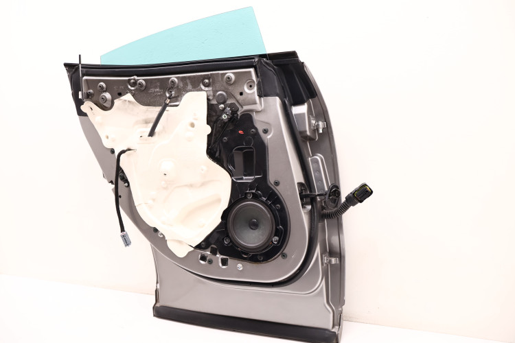 MASERATI LEVANTE DRZWI LEWE TYŁ 672