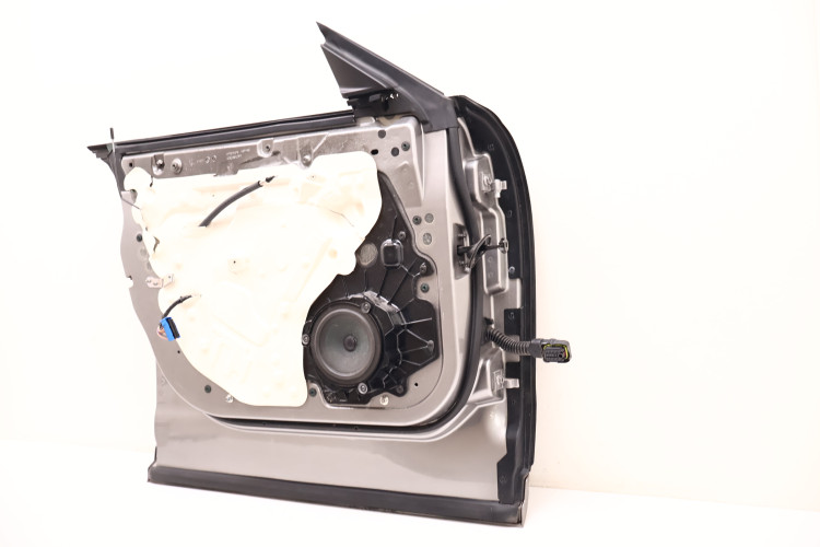 MASERATI LEVANTE DRZWI LEWE PRZÓD 672