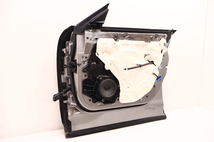 MASERATI LEVANTE DRZWI PRAWE PRZÓD 672