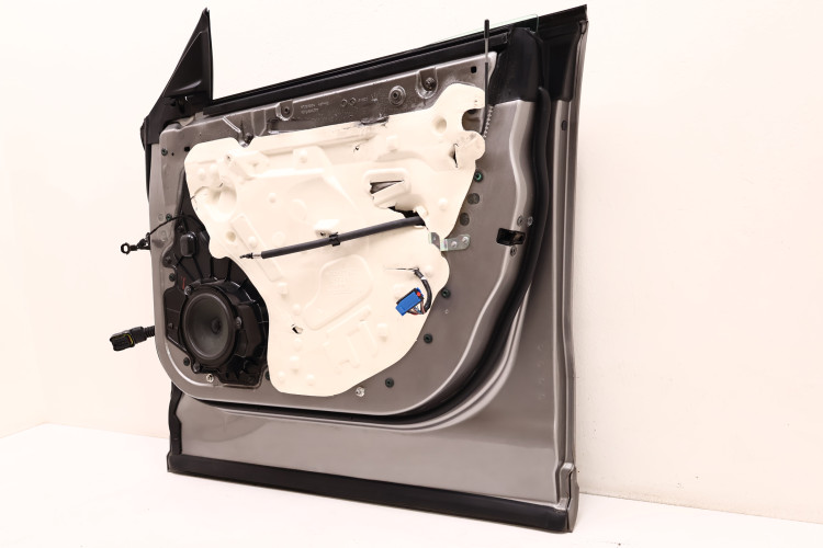 MASERATI LEVANTE DRZWI PRAWE PRZÓD 672