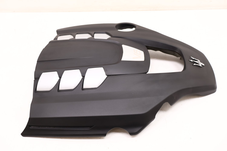 MASERATI LEVANTE OSŁONA SILNIKA 3.0 V6