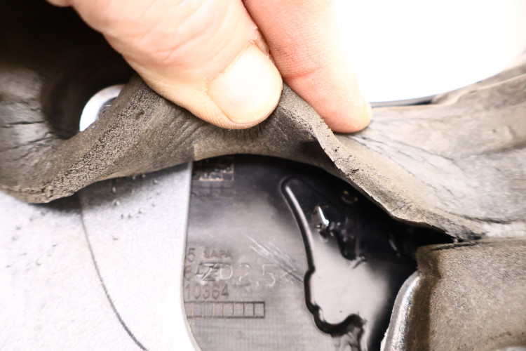 MASERATI LEVANTE OSŁONA SILNIKA 3.0 V6