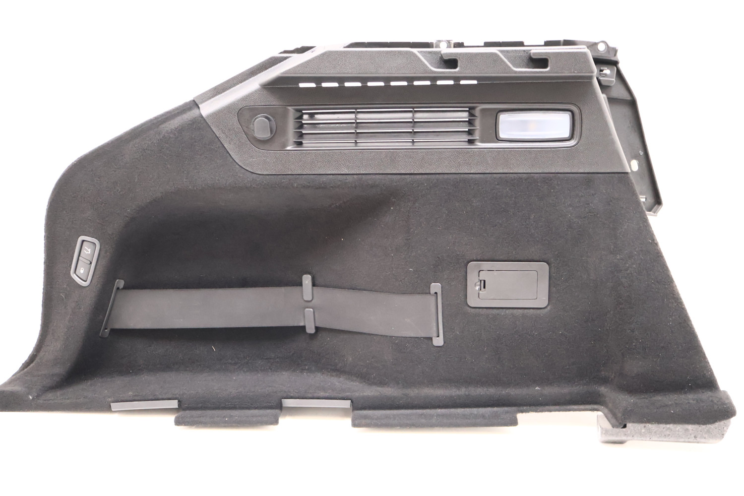 MASERATI LEVANTE Q4 BOCZEK BAGAŻNIKA LEWY 670040382