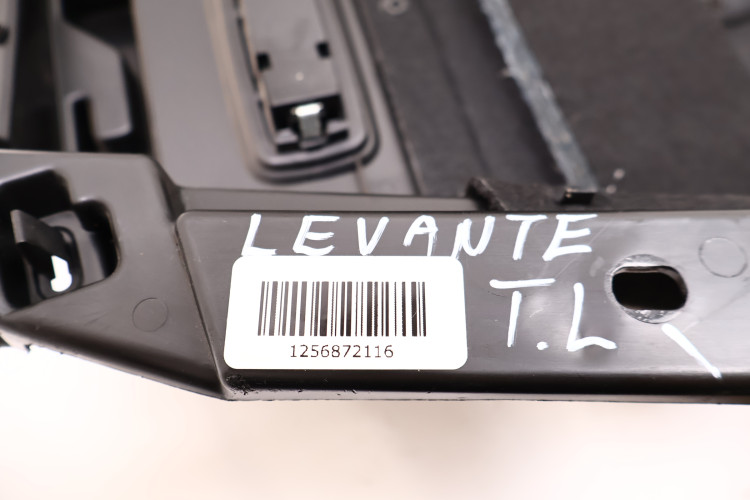 MASERATI LEVANTE Q4 BOCZEK BAGAŻNIKA LEWY 670040382