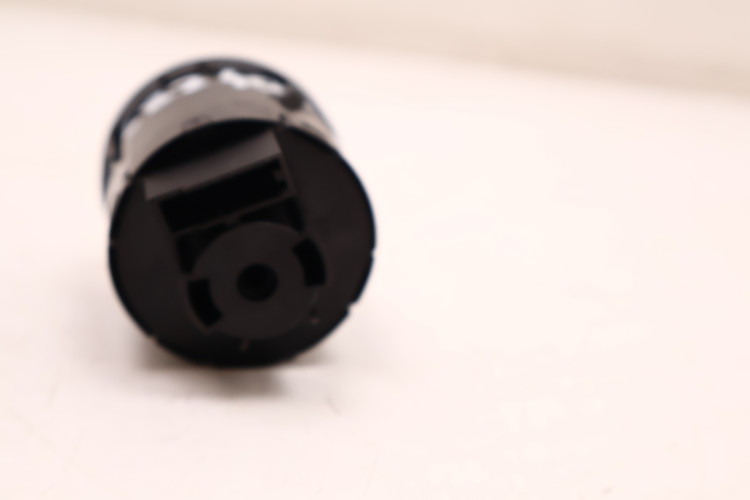 MASERATI LEVANTE PRZEŁĄCZNIK PANEL ŚWIATEŁ 68240387AC