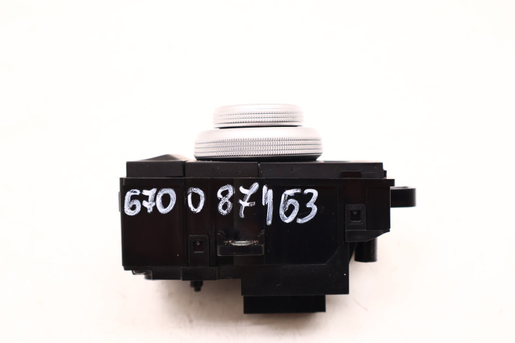 MASERATI LEVANTE PANEL STEROWANIA IDRIVE 670087463