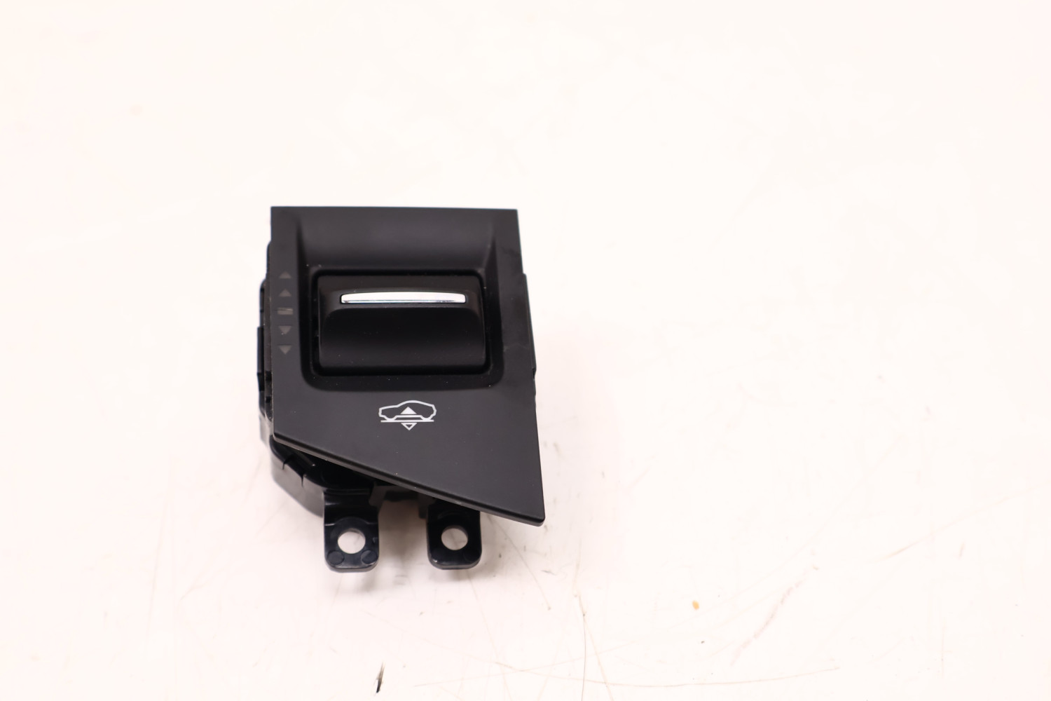 MASERATI LEVANTE PRZYCISK PRZEŁĄCZNIK ZAWIESZENIA