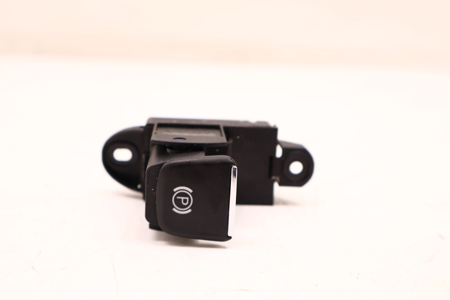 MASERATI LEVANTE PRZYCISK WŁĄCZNIK HAMULCA RĘCZNEGO