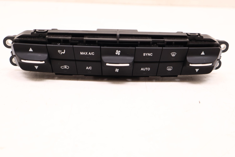 MASERATI LEVANTE PANEL KLIMATYZACJI