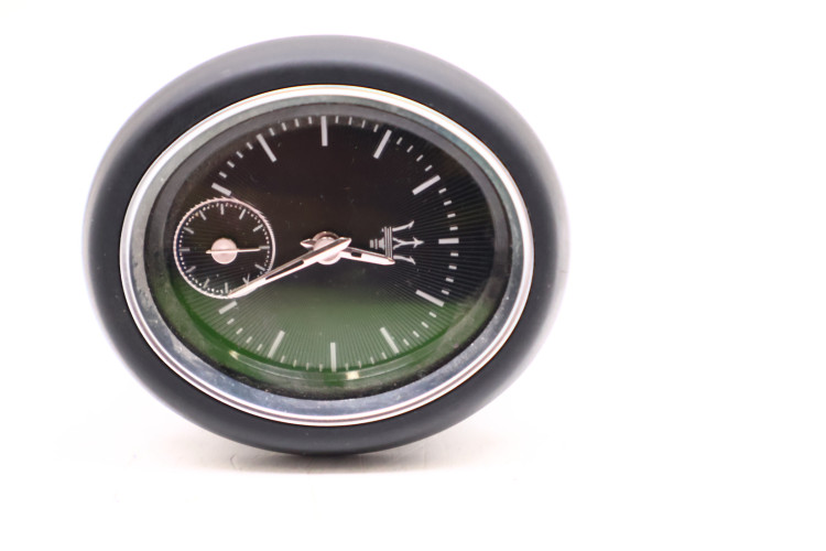 MASERATI LEVANTE ZEGAR ZEGAREK DESKI ROZDZIELCZEJ 670063100