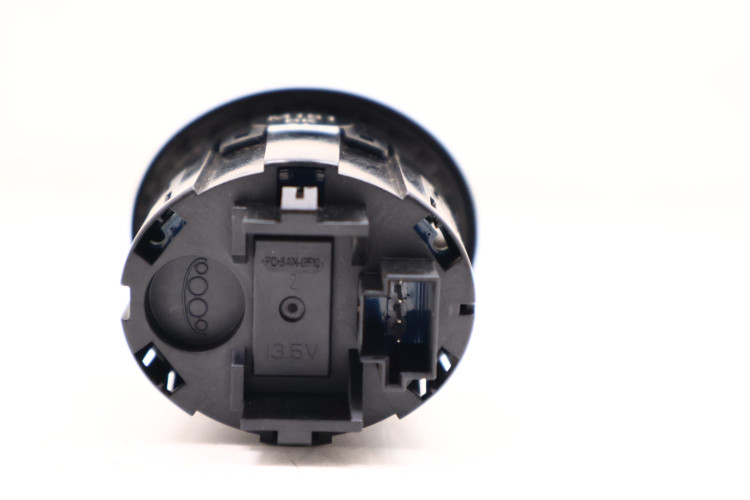 MASERATI LEVANTE ZEGAR ZEGAREK DESKI ROZDZIELCZEJ 670063100