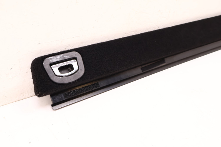 MASERATI LEVANTE WYKŁADZINA BAGAŻNIKA PRAWA