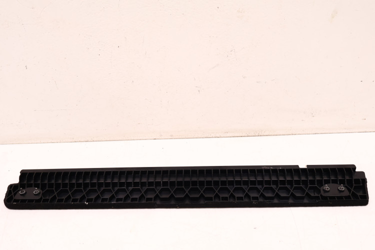 MASERATI LEVANTE WYKŁADZINA BAGAŻNIKA PRAWA