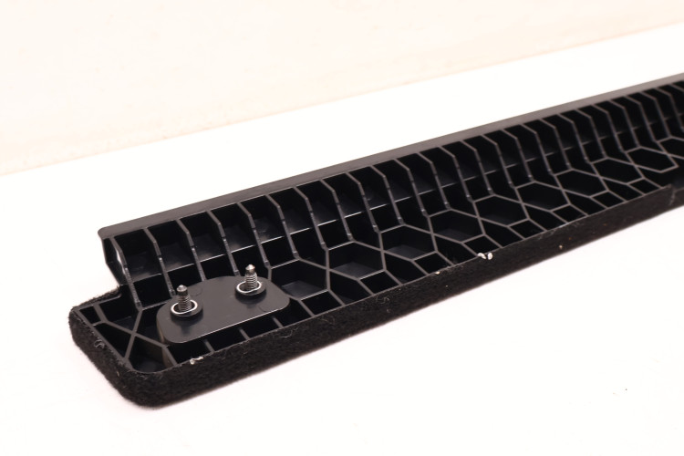 MASERATI LEVANTE WYKŁADZINA BAGAŻNIKA PRAWA